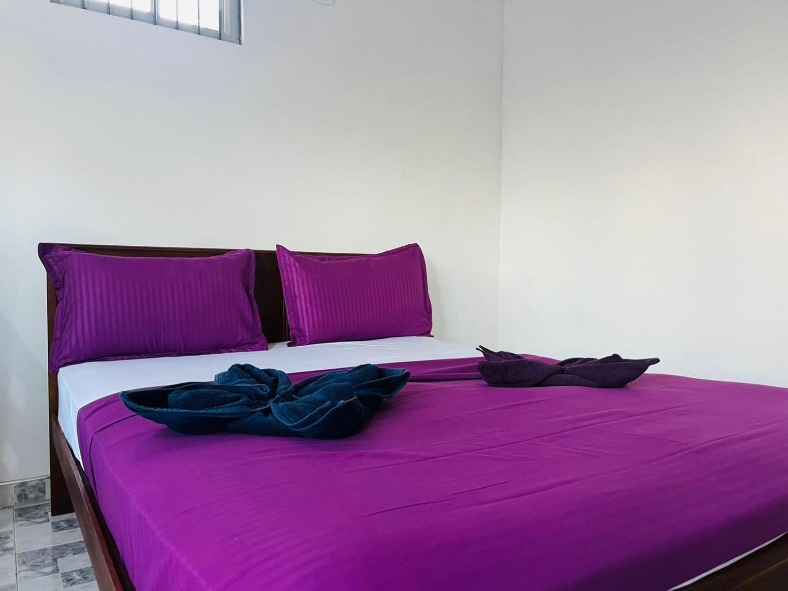 Honey Beach Hostel Negombo Bagian luar foto