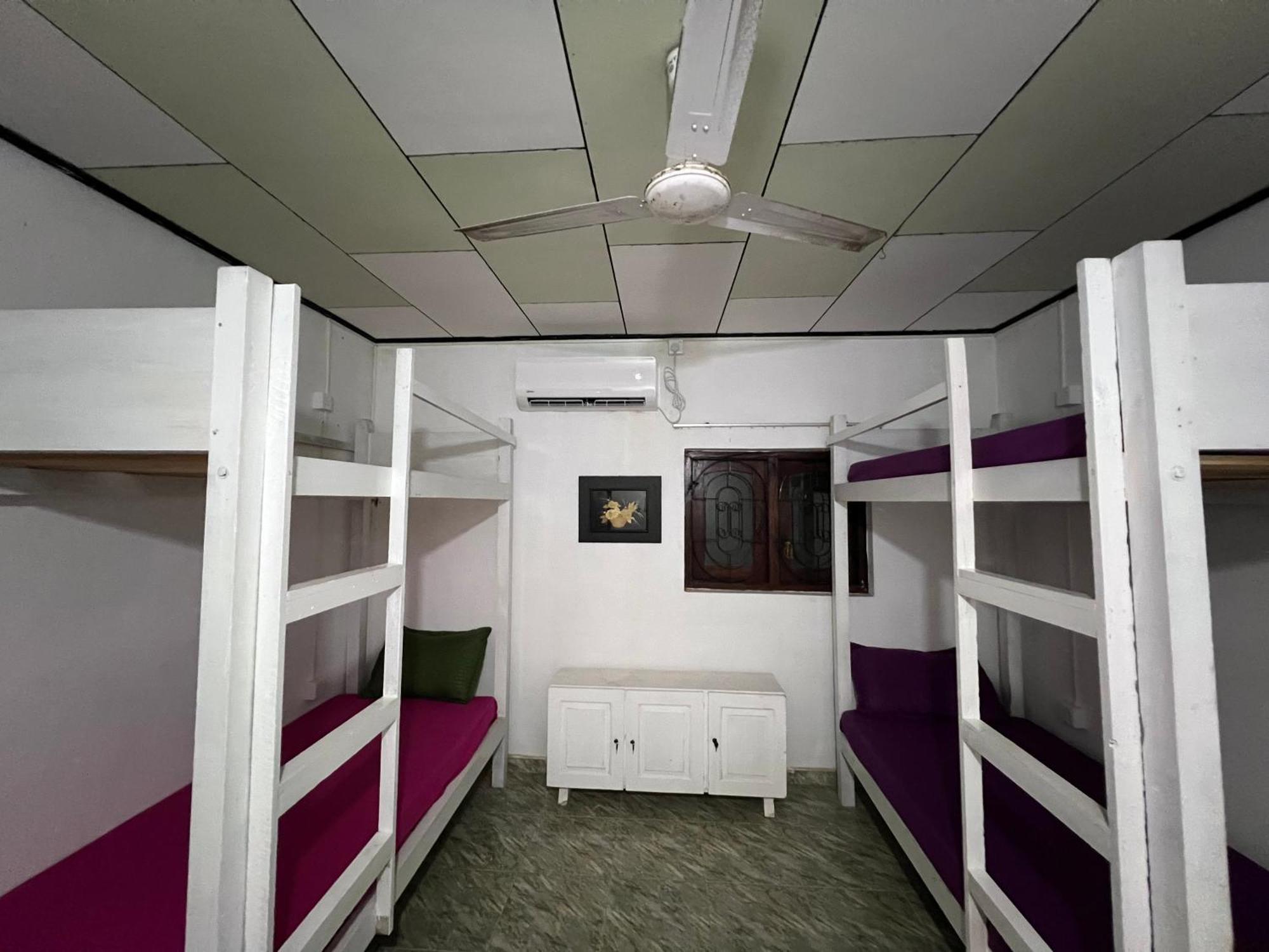 Honey Beach Hostel Negombo Bagian luar foto